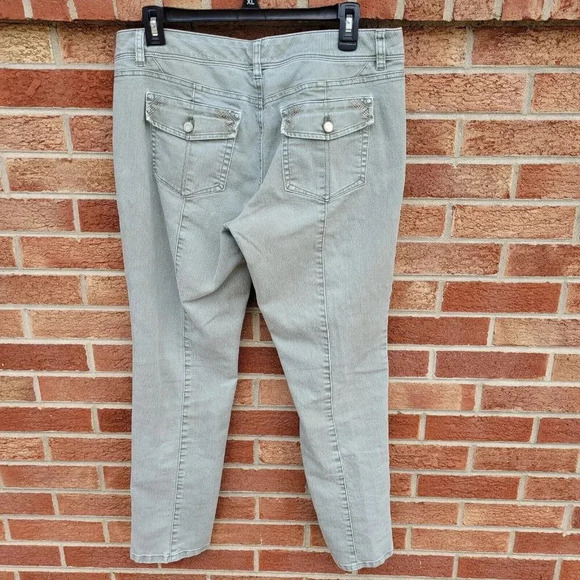 White House Black Market Green Jeans Women's Size 10R Slim Ankle Beaded Accents - Picture 2 of 6